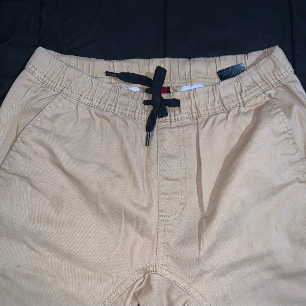 KHAKI MENS JOGGER SIZE MEDIUM